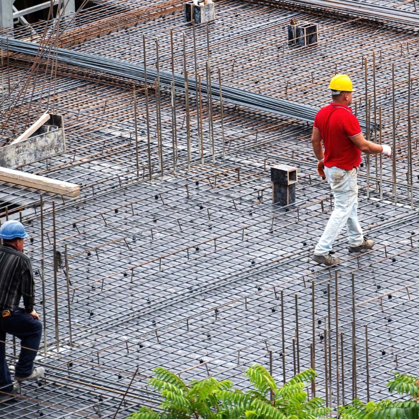 operai-edili-cantiere-tetto